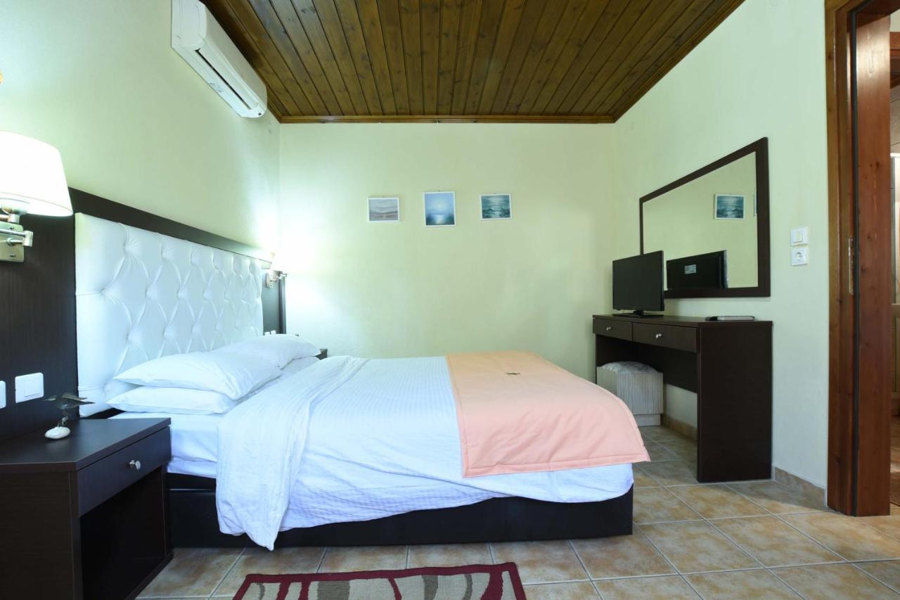 Haus Platanos Apartments & Bungalows By The Sea Vourvourou Exterior photo