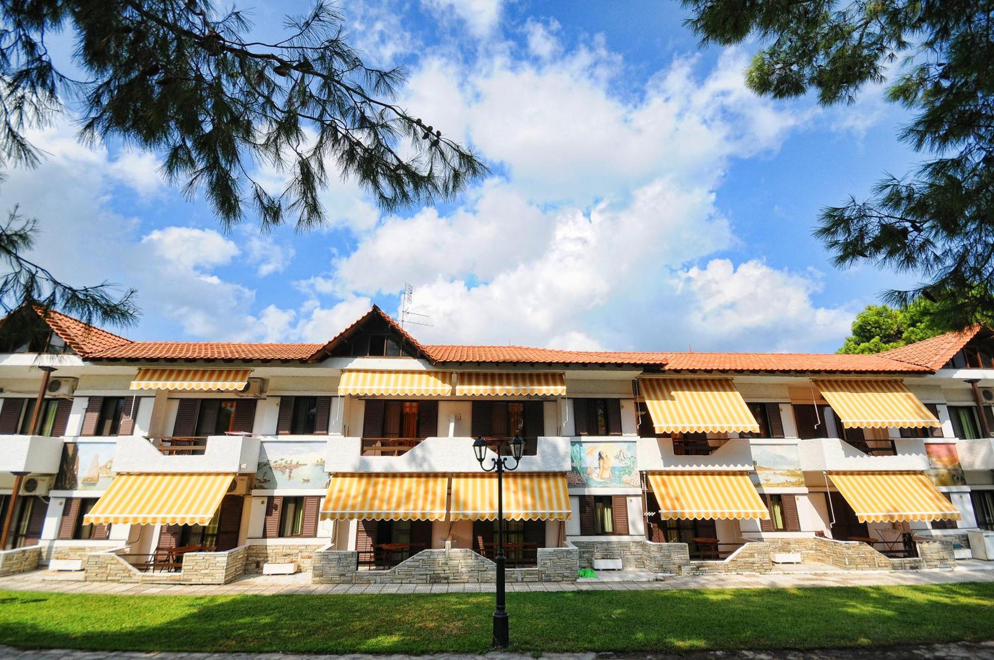 Haus Platanos Apartments & Bungalows By The Sea Vourvourou Exterior photo