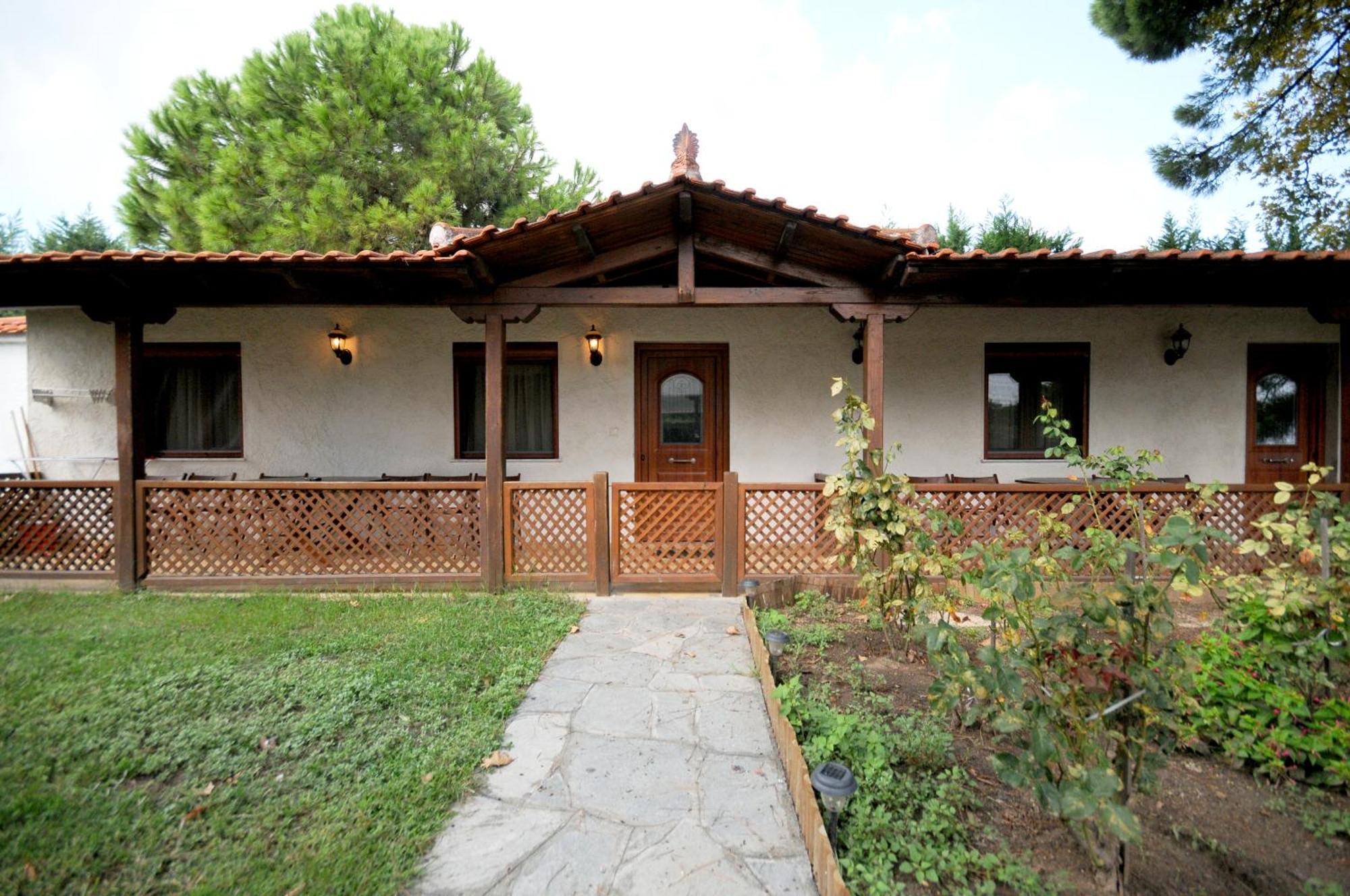 Haus Platanos Apartments & Bungalows By The Sea Vourvourou Exterior photo