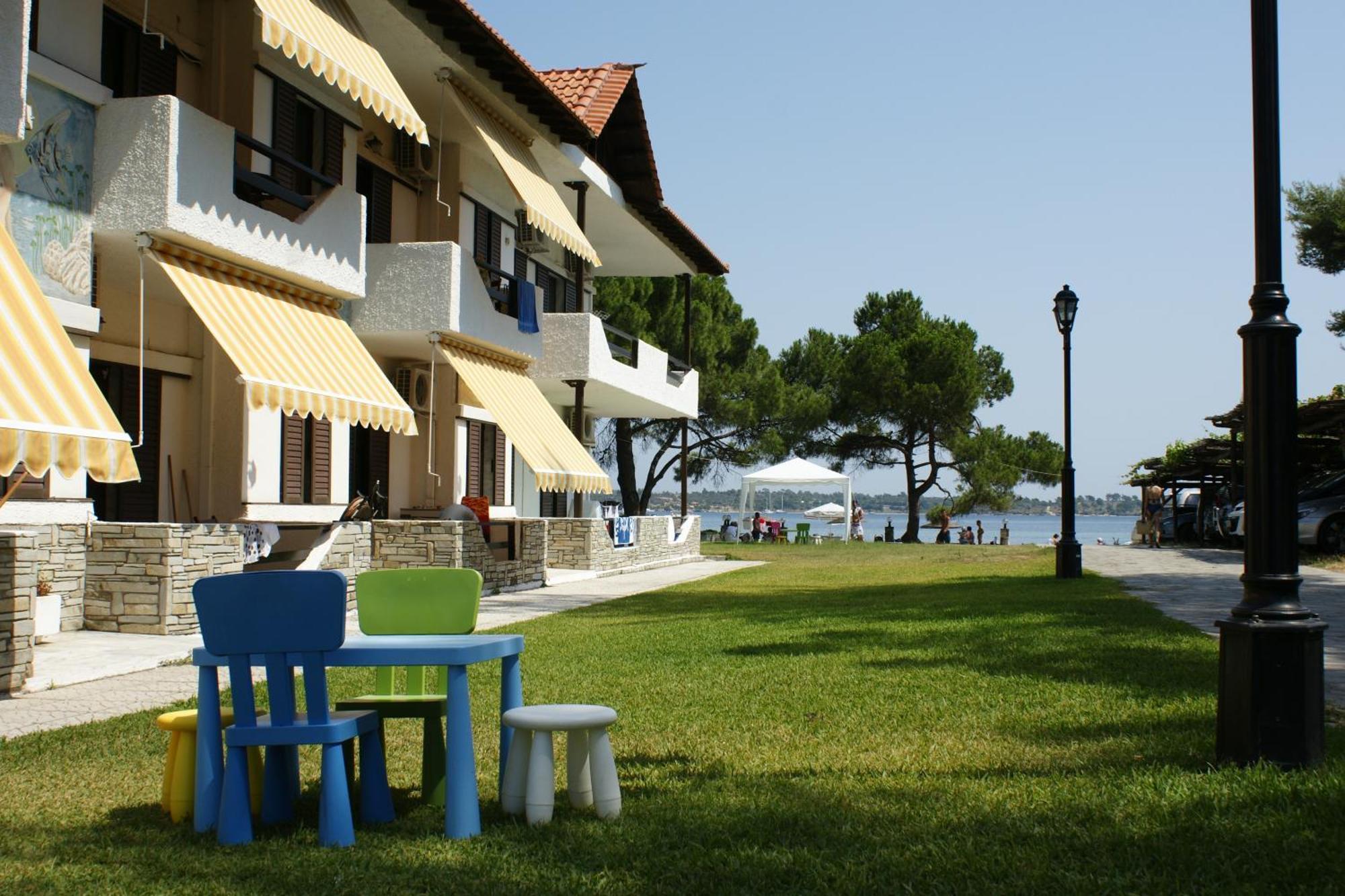 Haus Platanos Apartments & Bungalows By The Sea Vourvourou Exterior photo