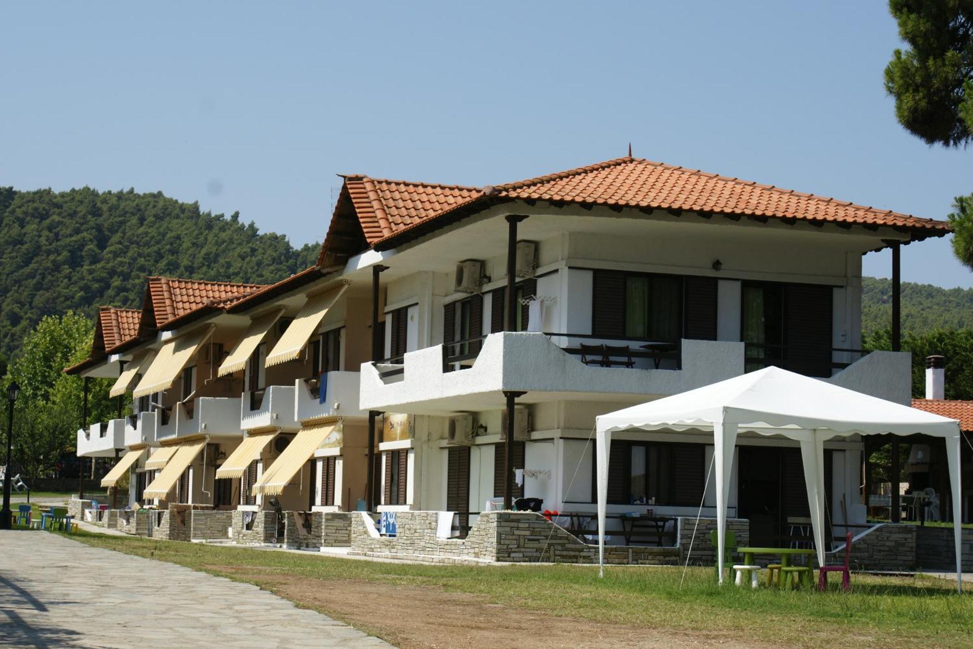 Haus Platanos Apartments & Bungalows By The Sea Vourvourou Exterior photo