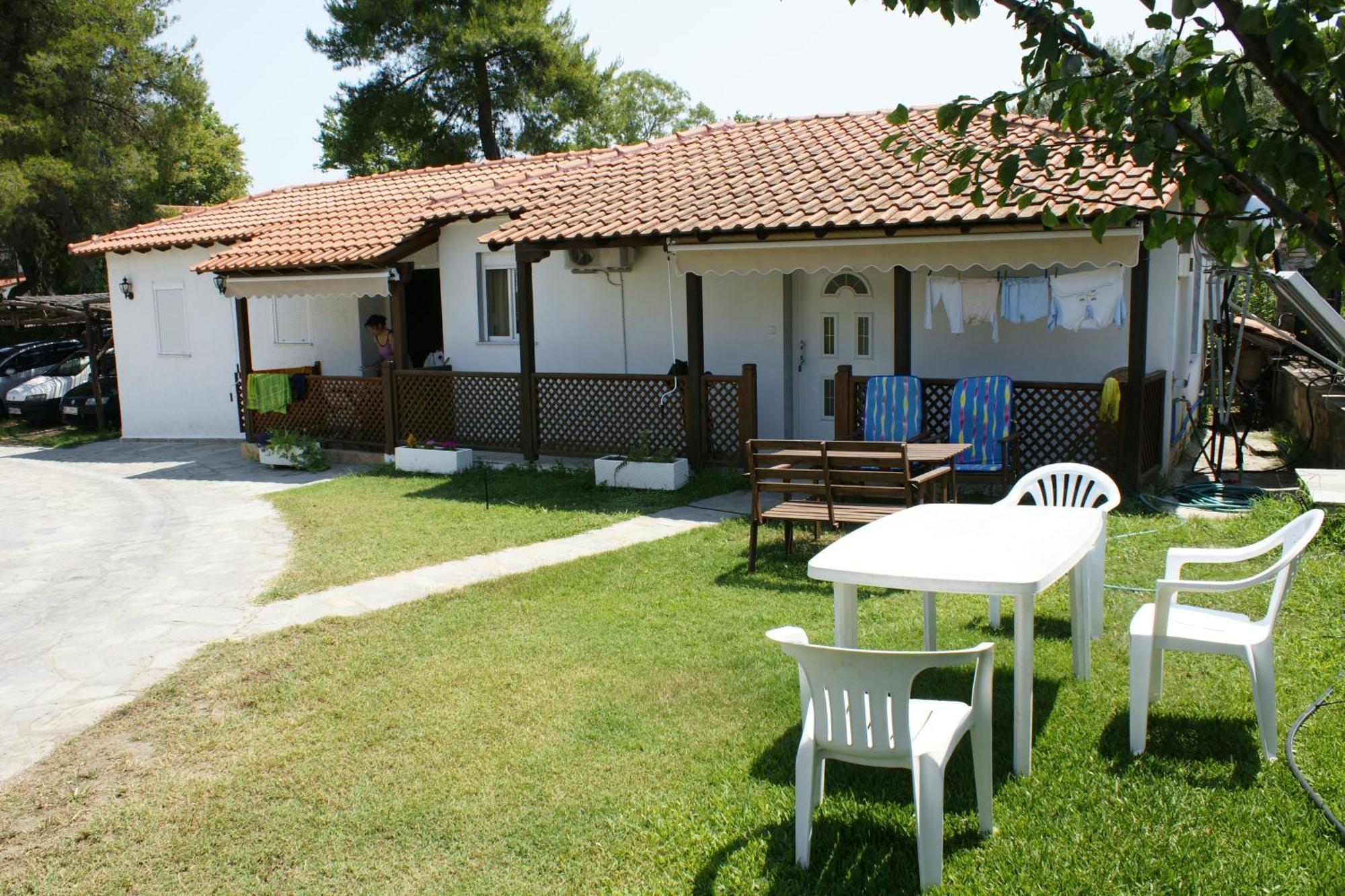 Haus Platanos Apartments & Bungalows By The Sea Vourvourou Exterior photo