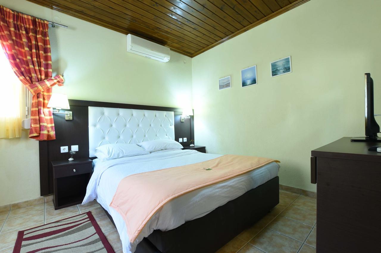 Haus Platanos Apartments & Bungalows By The Sea Vourvourou Exterior photo